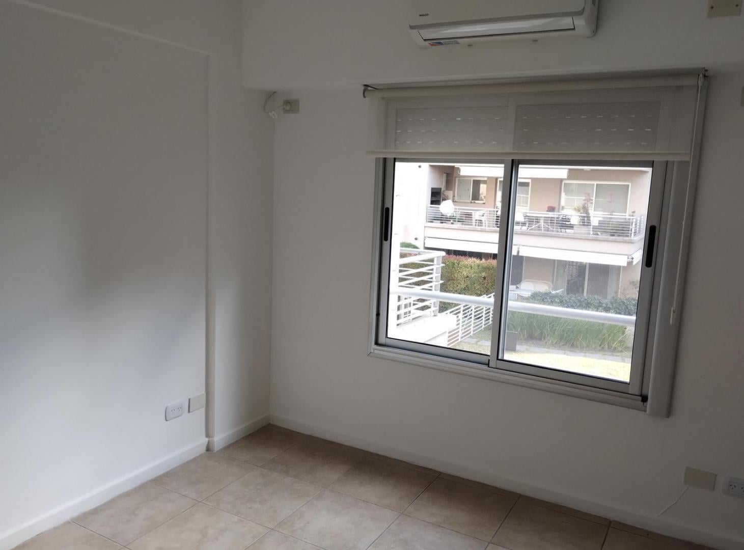 Foto de Departamento en Alquiler en Jardines de San Isidro 3, imagen 1