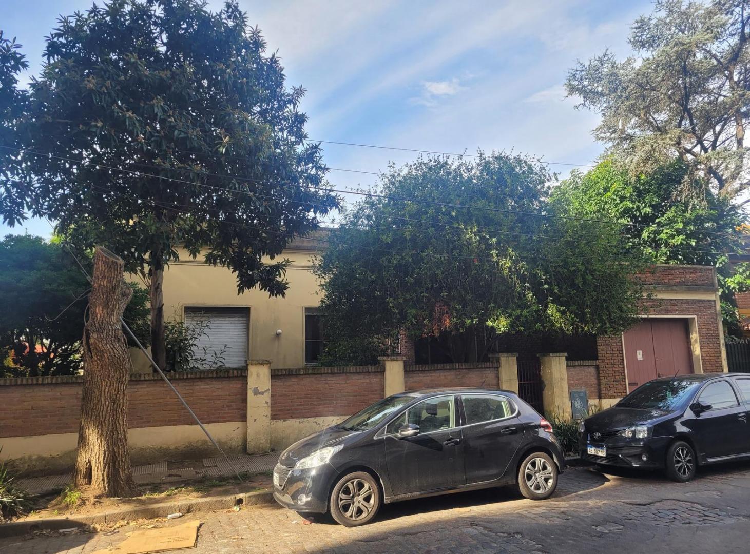 Foto de Casa Para Actualizar Sobre Gran Terreno en Olivos, imagen 1