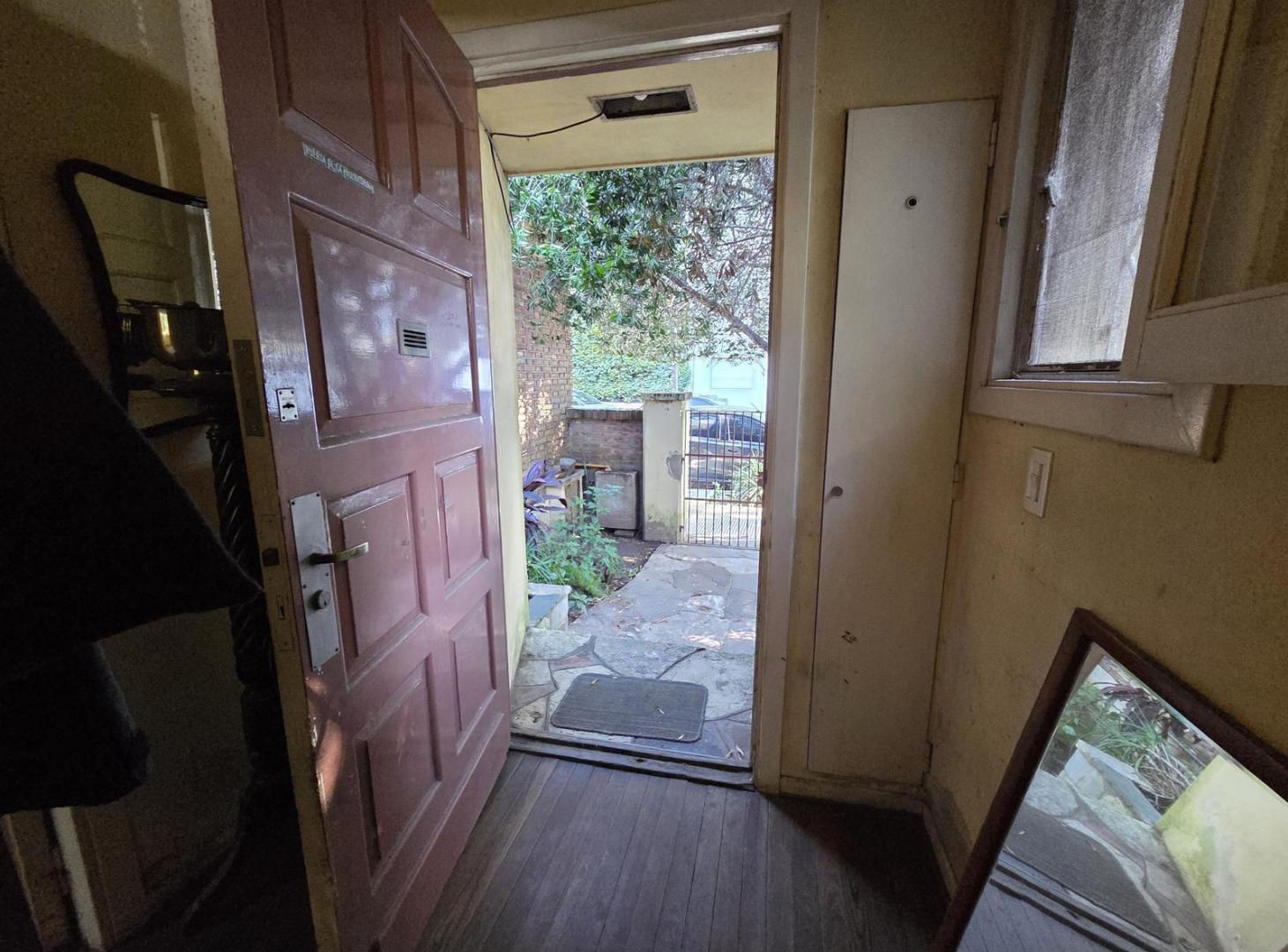 Foto de Casa Para Actualizar Sobre Gran Terreno en Olivos, imagen 3