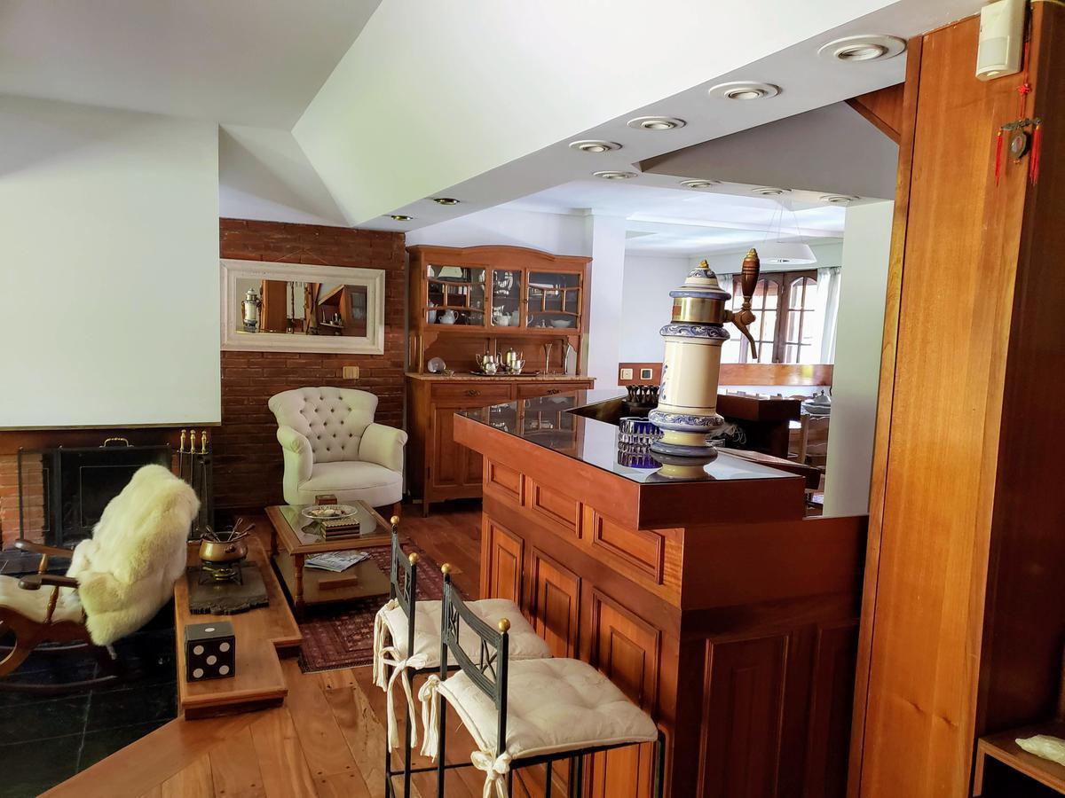 Foto de Lindísimo chalet en la mejor calle de Martínez en alquiler - Vías a, imagen 5