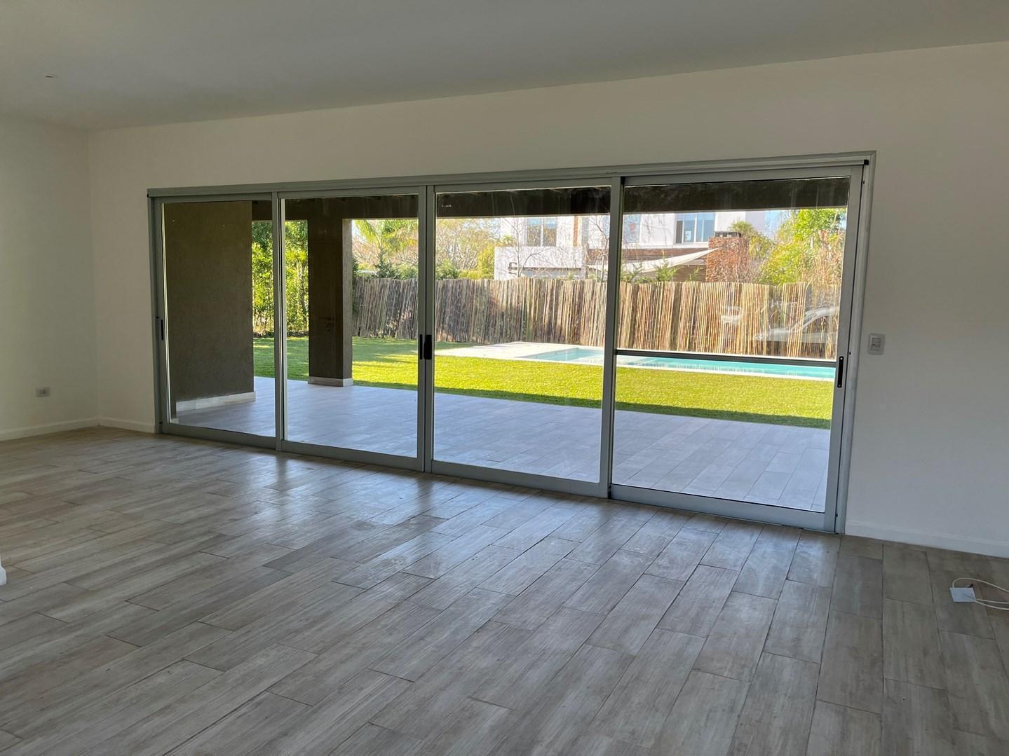 Foto de Casa Moderna en Venta en Barrio Barbarita, imagen 3