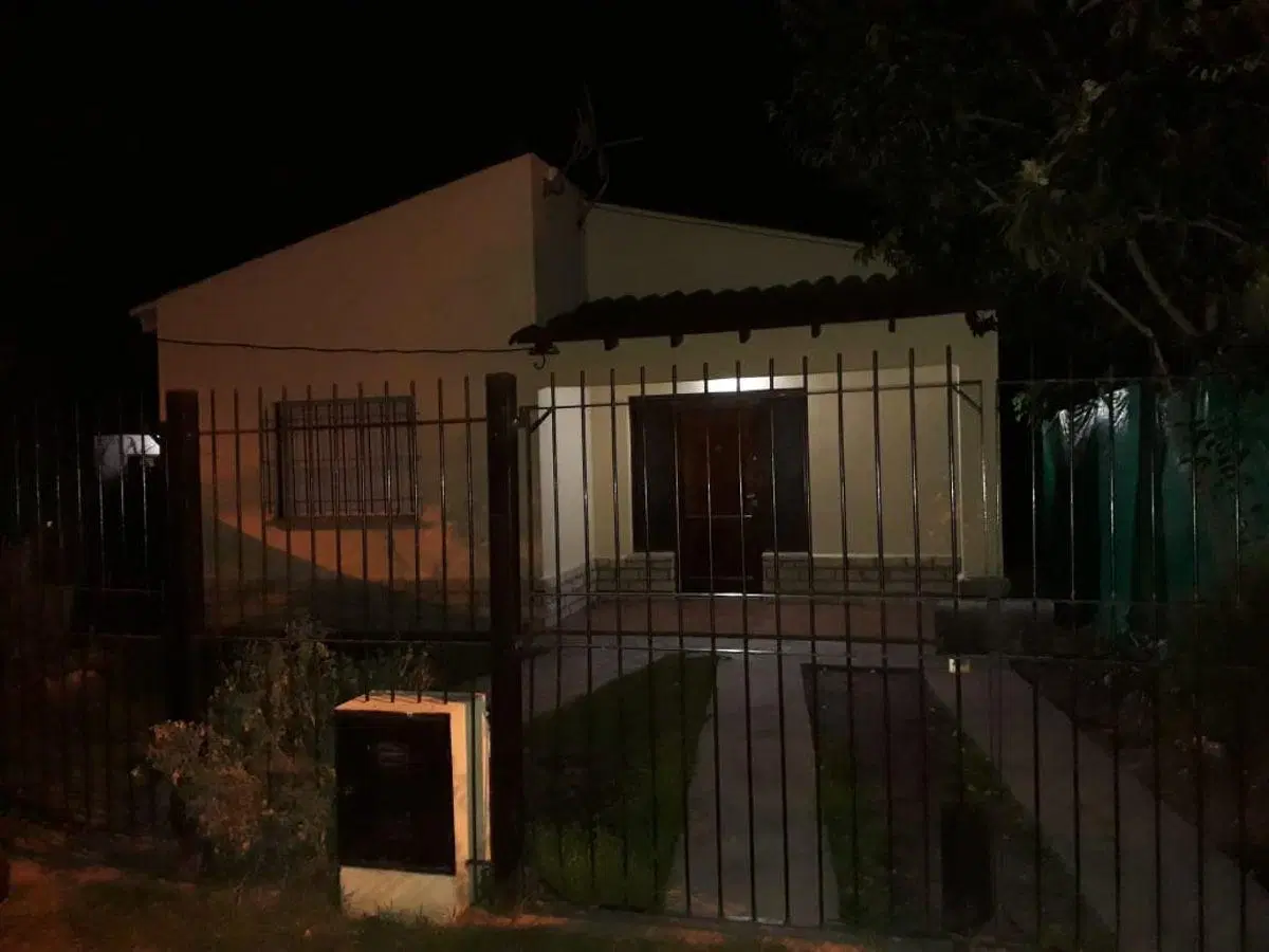 [ALQUILER] Chalet, en la localidad de Villa de Mayo, Grand Bourg. 4
