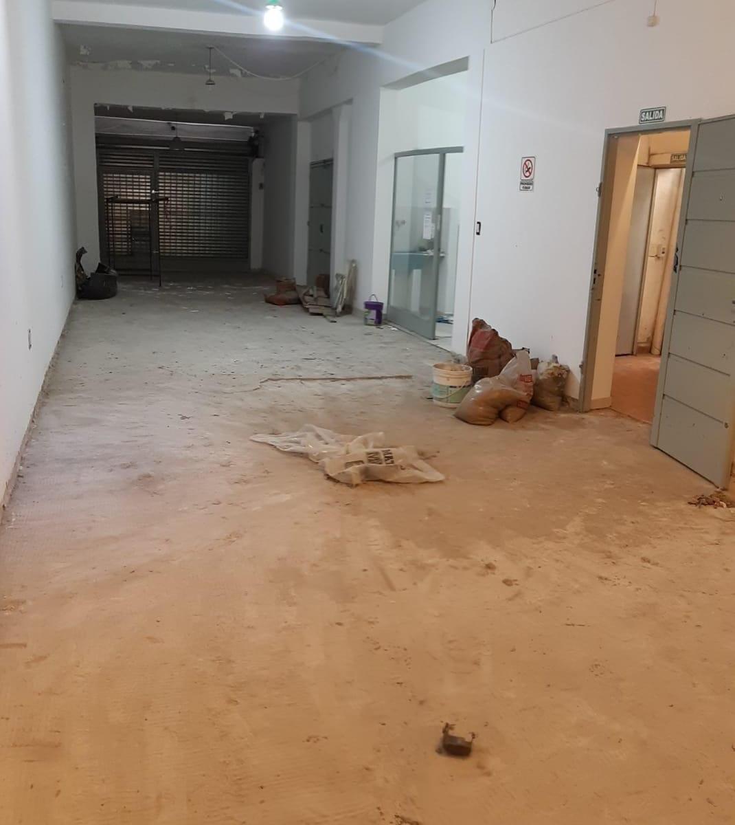 Local 120 m en Planta Baja + 80 m de Oficina o Vivienda en 1°piso 1