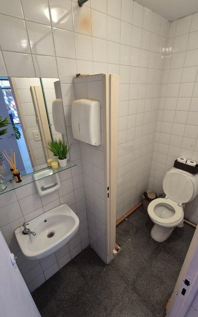 EXCELENTE LOCAL EN ESQUINA 61m2