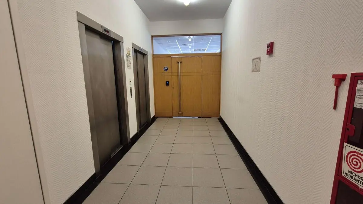 OFICINA DE 90M2 A 138M2 Y 1 COCHERA. SEGURIDAD 24HS 5