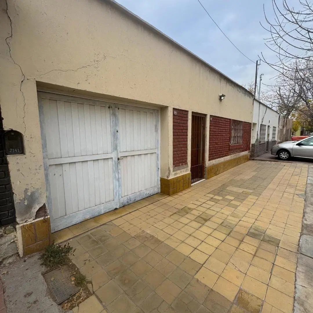 CASA EN VENTA - LAS HERAS 4