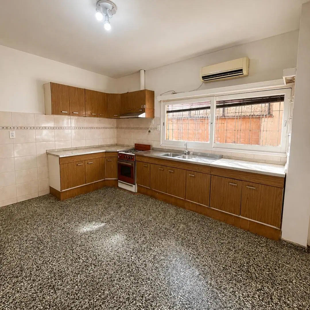 CASA EN ALQUILER – LAS HERAS 2
