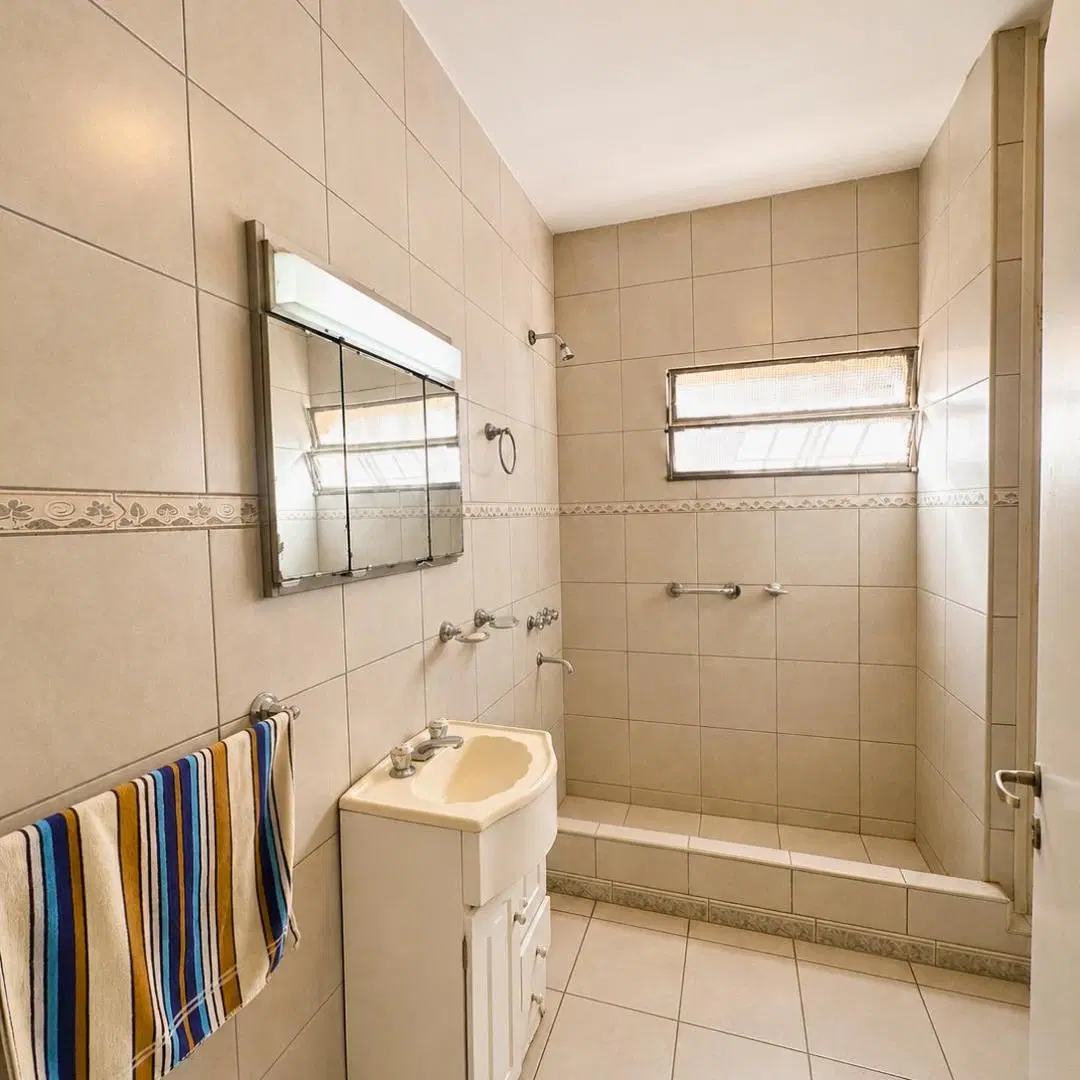 CASA EN ALQUILER – LAS HERAS 4