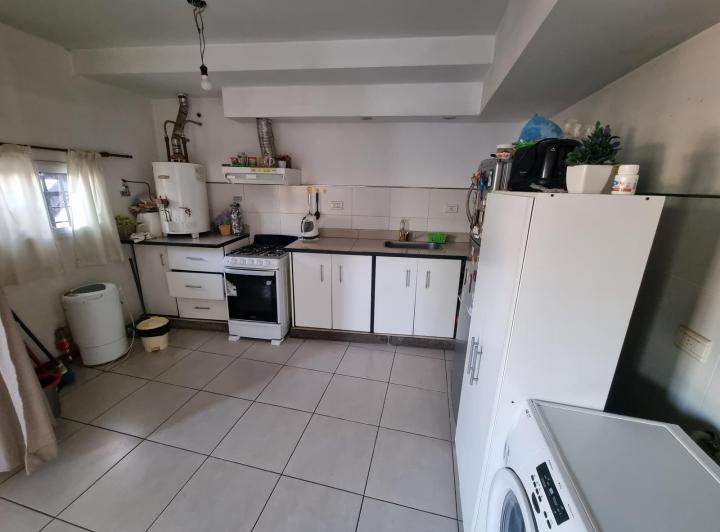 Departamento en Luzuriaga 5