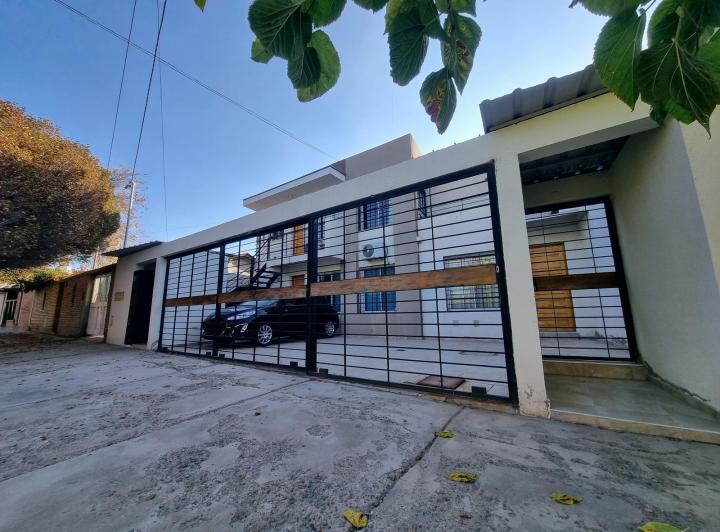 Departamento en Luzuriaga 5