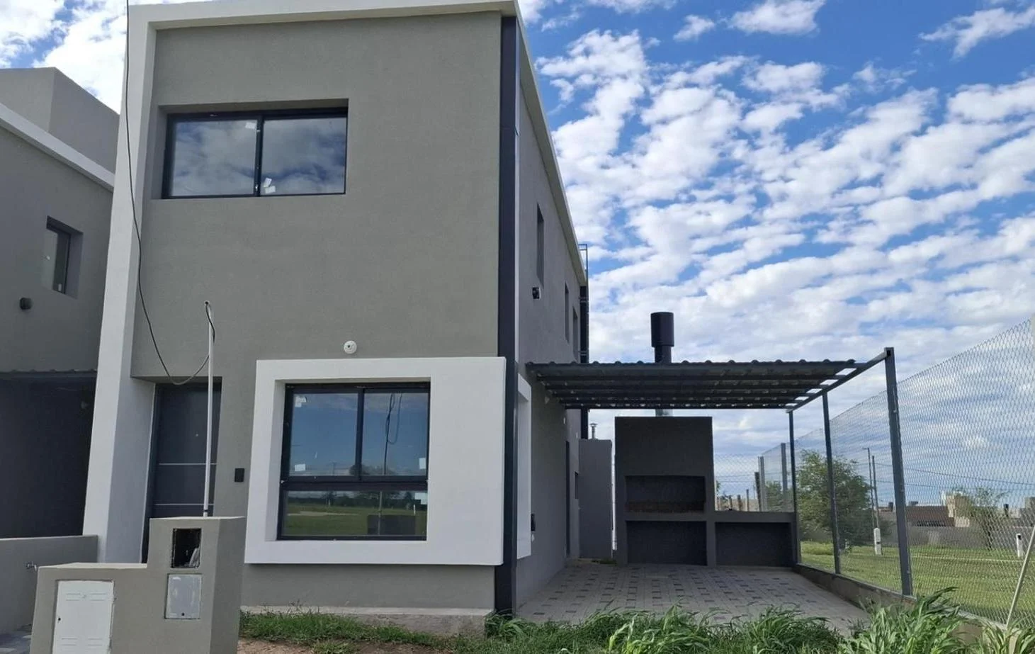 DÚPLEX EN VENTA  2 DORM EN DOCTA  AVENIDA