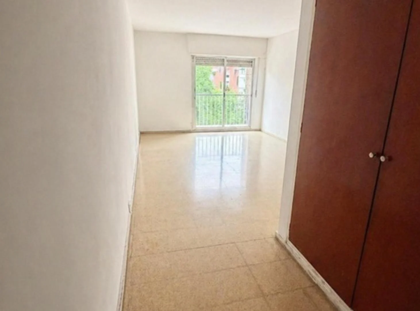 DEPARTAMENTO EN VENTA DE 2 DORM CON PATIO
