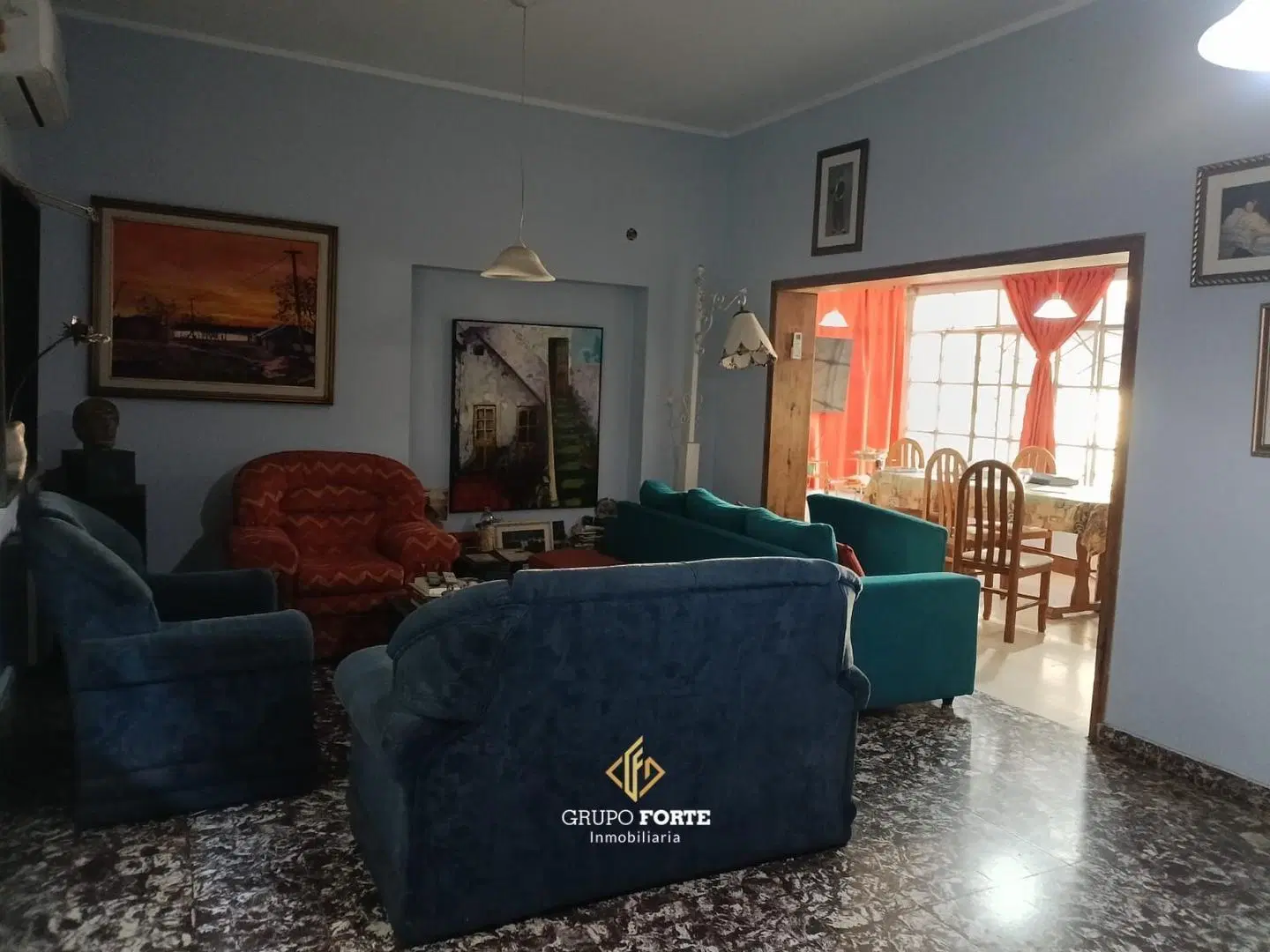 Amplia Casa en Barrio Alto Alberdi 4