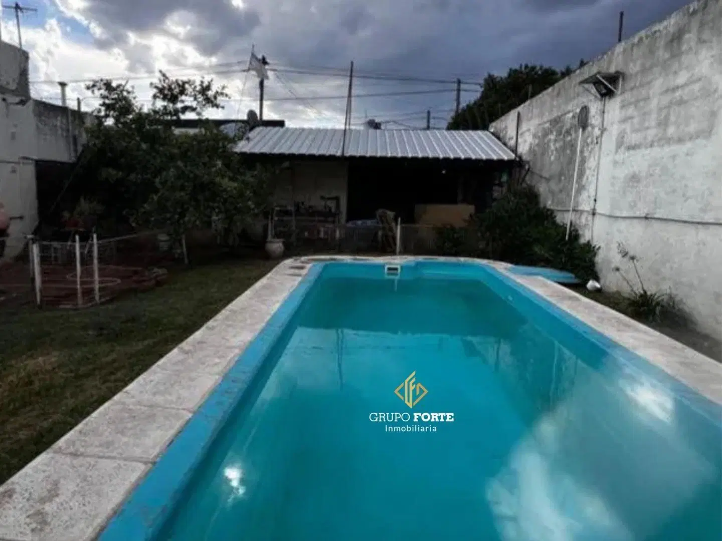 Amplia Casa en Barrio Alto Alberdi 3