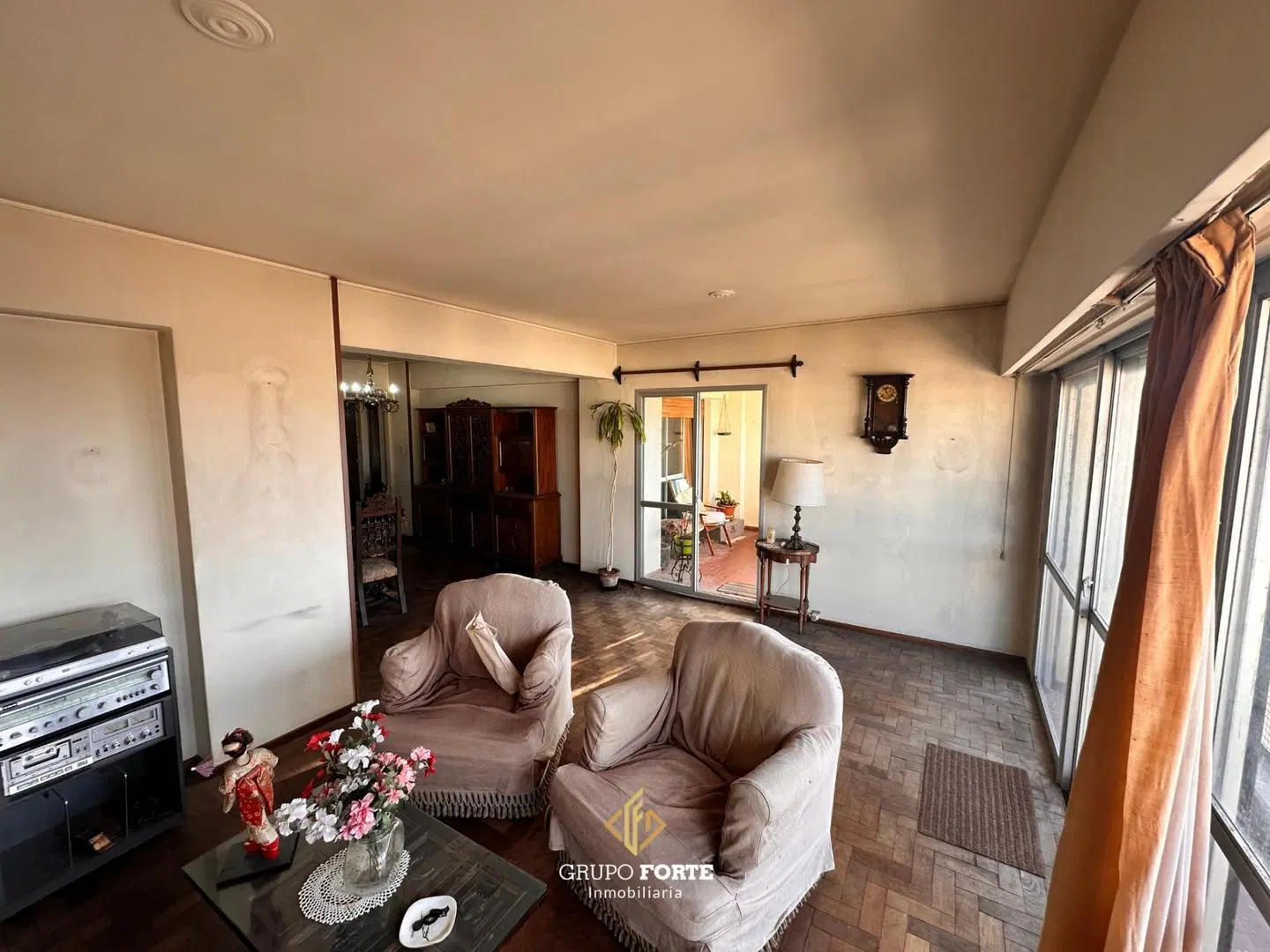 VENTA DE DEPARTAMENTO 3 DORMITORIOS CON COCHERA B° ALBERDI 5