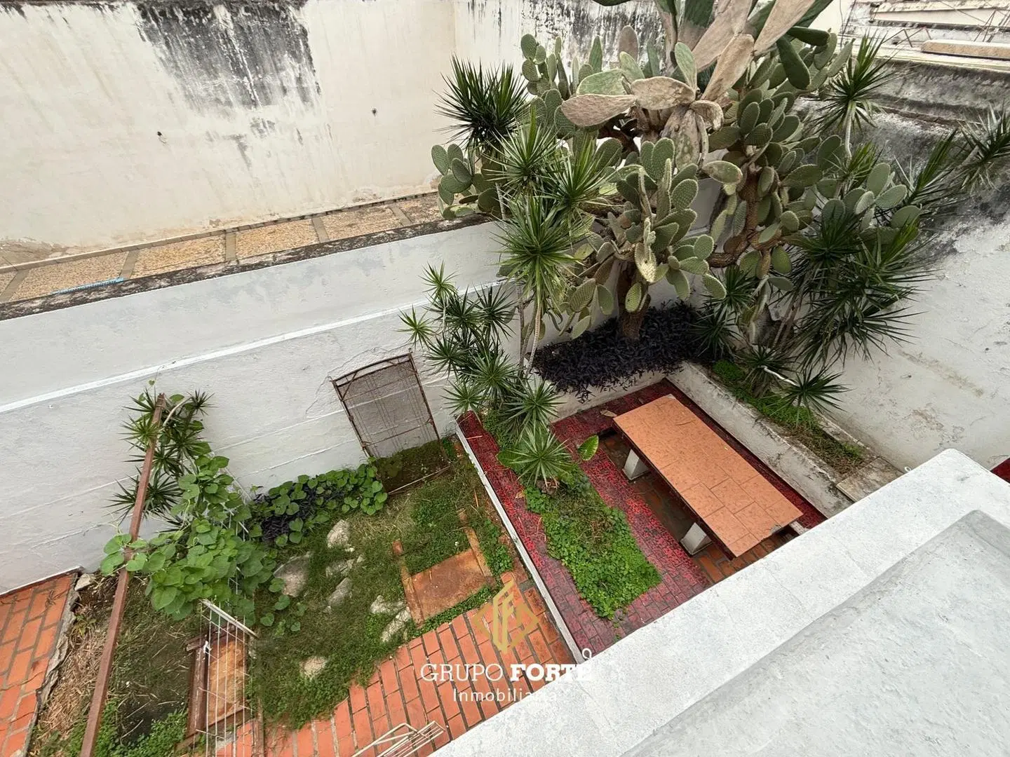 CASA EN ALQUILER COMERCIAL- ALBERDI 4