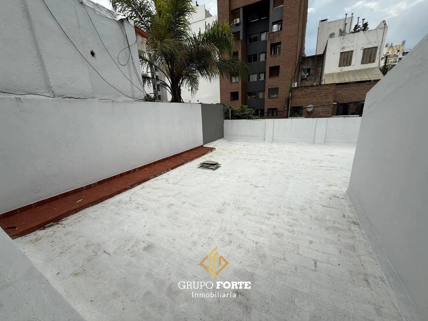 CASA EN ALQUILER COMERCIAL- ALBERDI 5