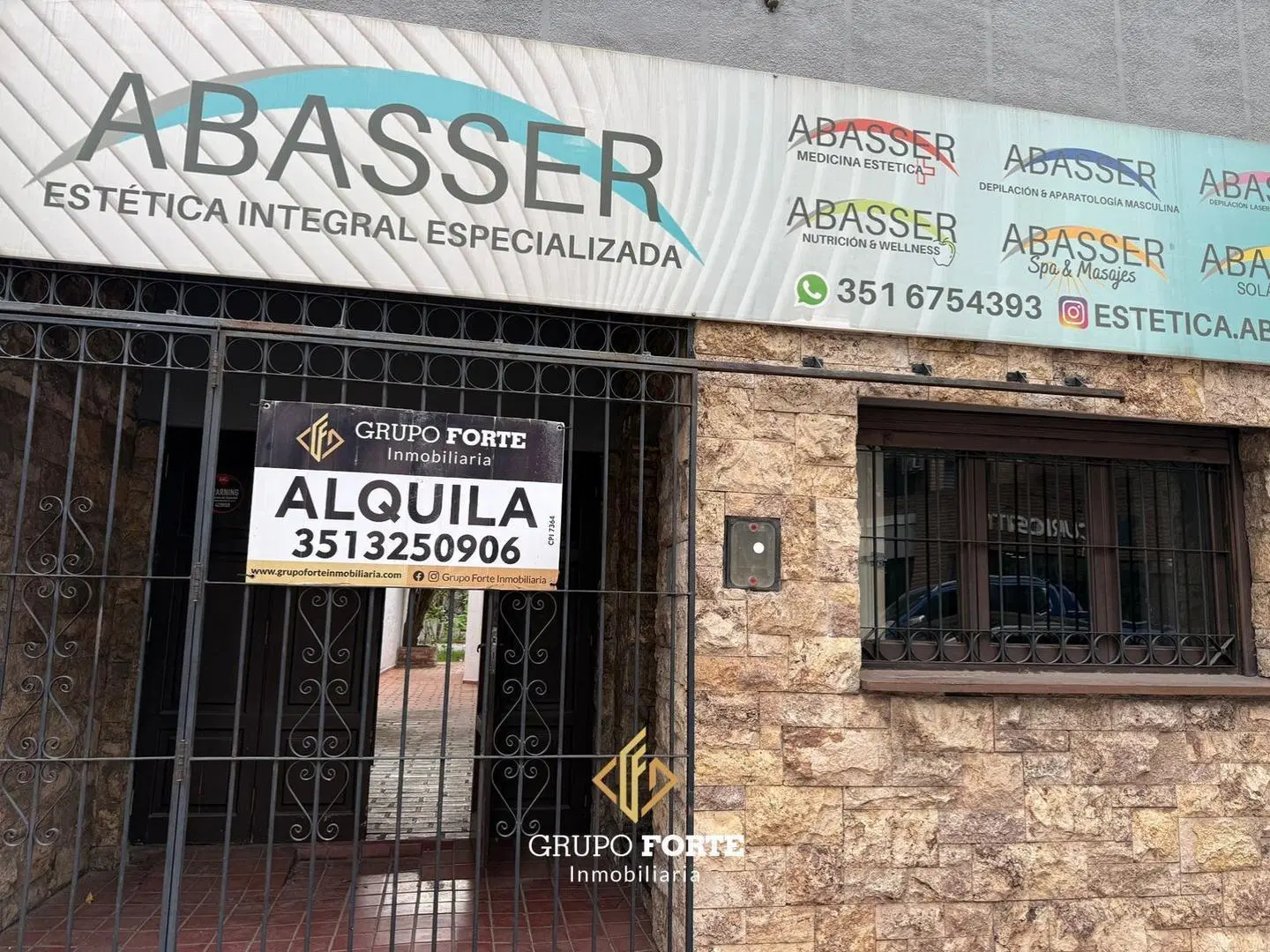 CASA EN ALQUILER COMERCIAL- ALBERDI 3