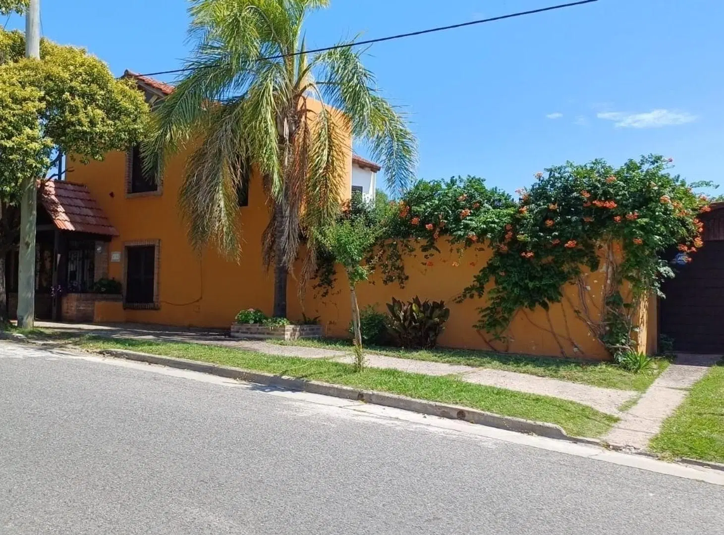 OPORTUNIDAD CASA CON PISCINA MAS DEPARTAMENTO 2