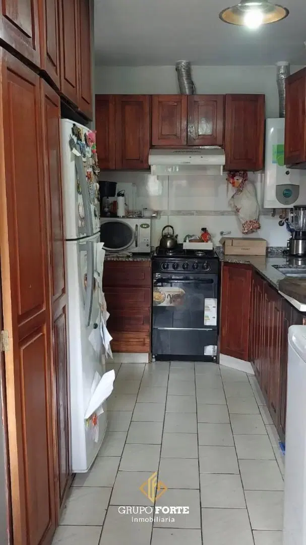 OPORTUNIDAD CASA CON PISCINA MAS DEPARTAMENTO 1