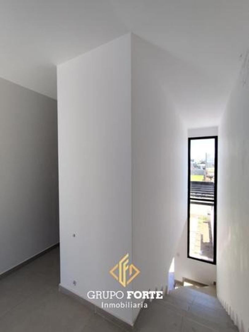 Foto de DOCTA DÙPLEX 3 DORMITORIOS EN VENTA, imagen 2