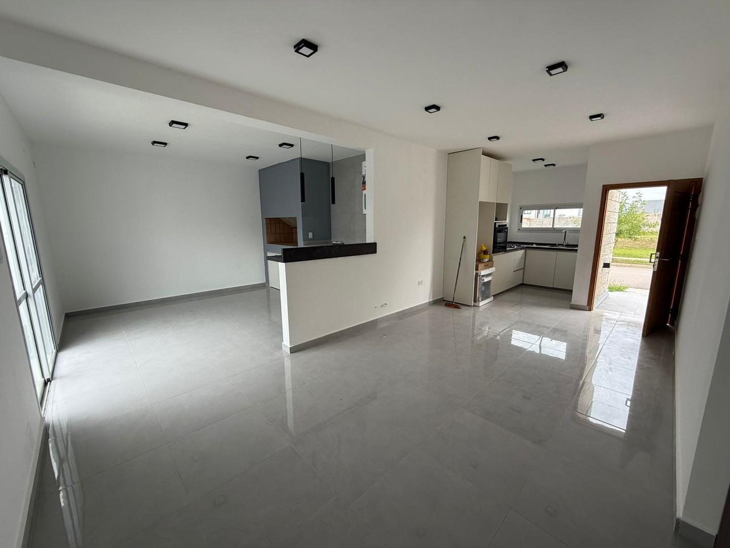 Foto de DUPLEX A ESTRENAR EN VILLA ALLENDE CON PILETA, imagen 1