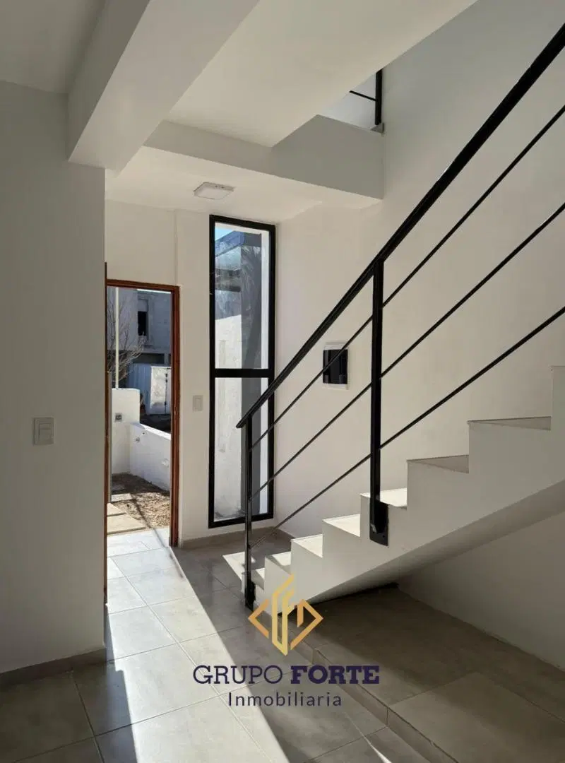 OPORTUNIDAD DOCTA DUPLEX EN VENTA 2 DORM. 1