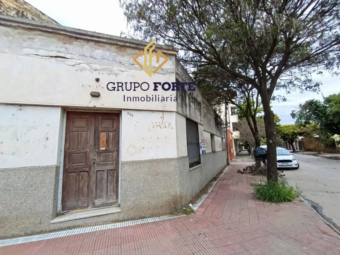 Casa de dos plantas en Barrio General Pueyrredon 1