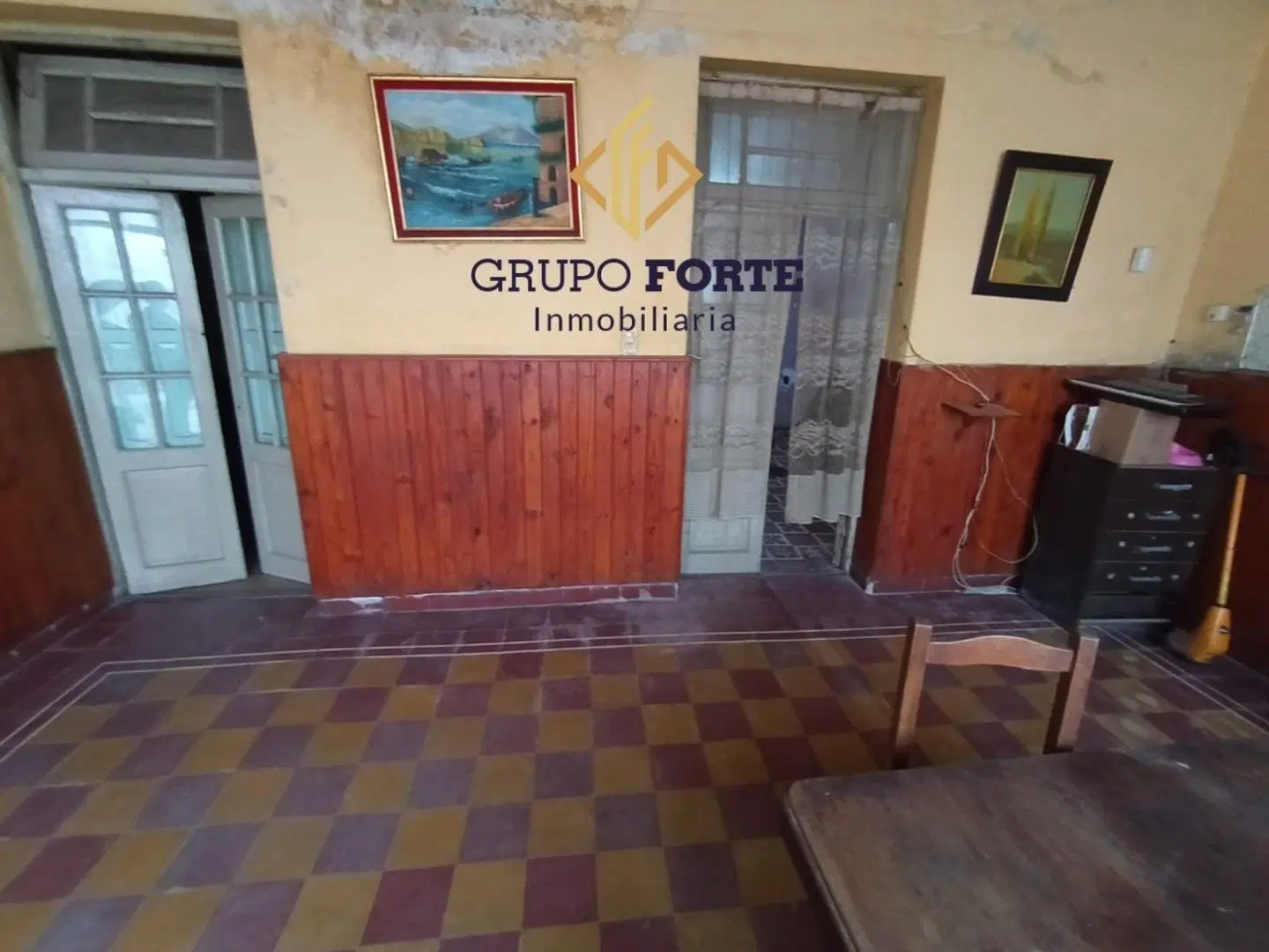 Casa de dos plantas en Barrio General Pueyrredon 5
