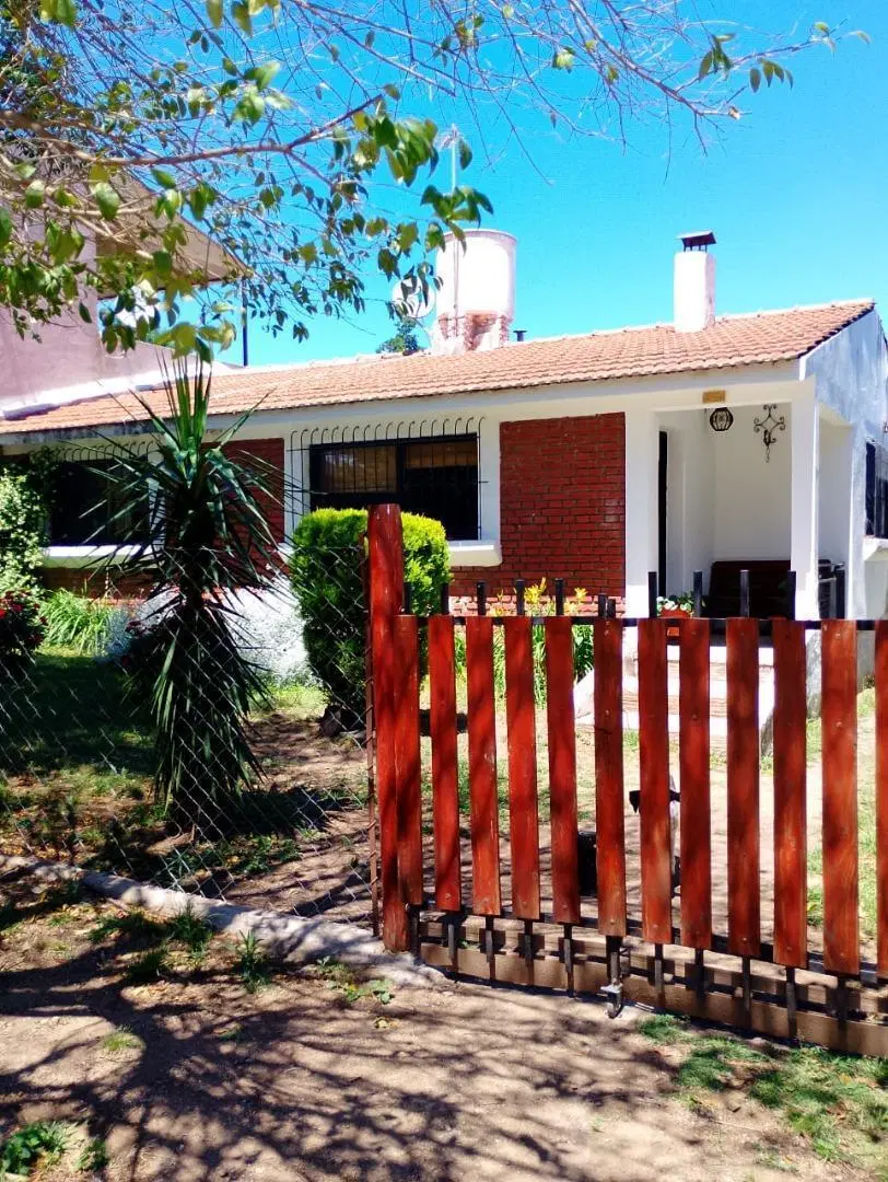 CASA EN VENTA EN SAN ROQUE CON PILETA 5