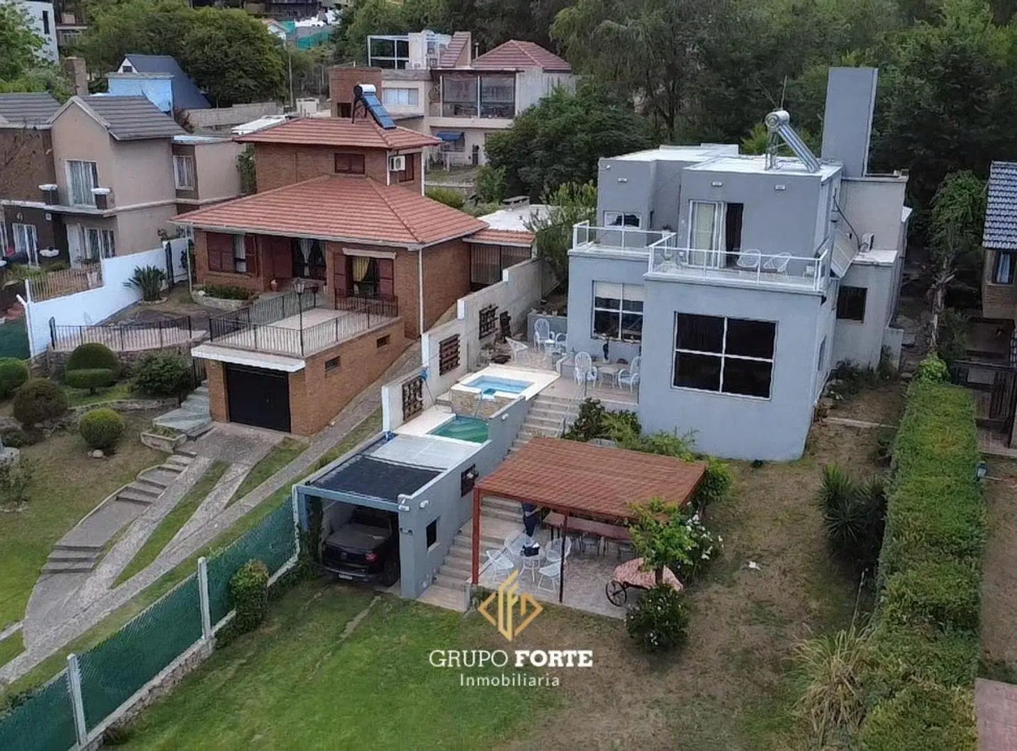 CASA CON VISTA A LAS SIERRAS EN CARLOS PAZ FRENTE AL RIO 1