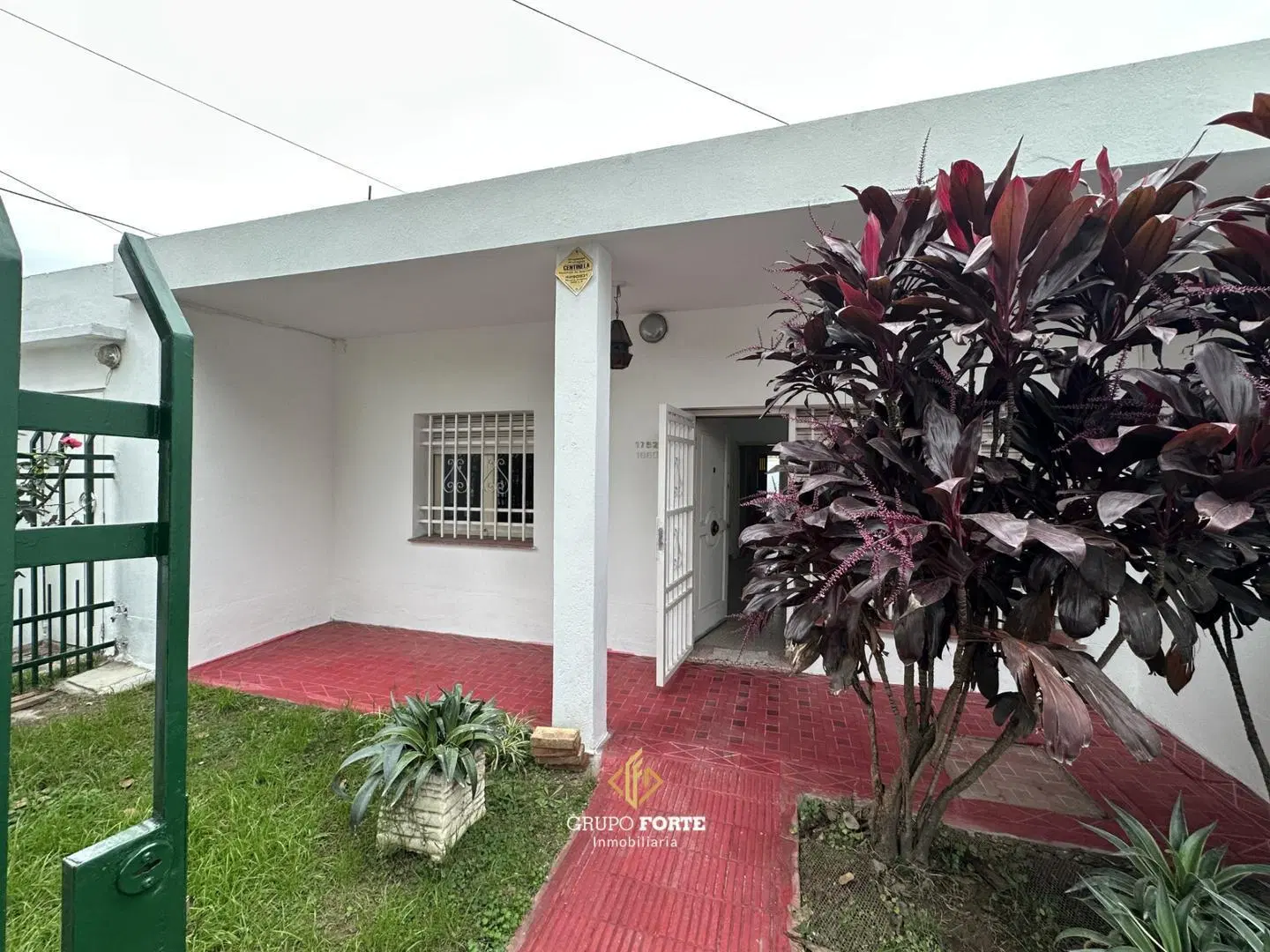 Casa en Alquiler Alto Alberdi 2 dormitorios 3