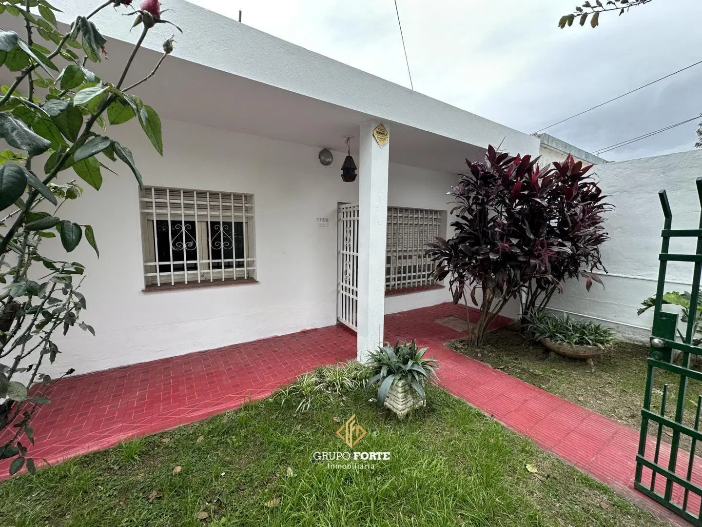Casa en Alquiler Alto Alberdi 2 dormitorios 4