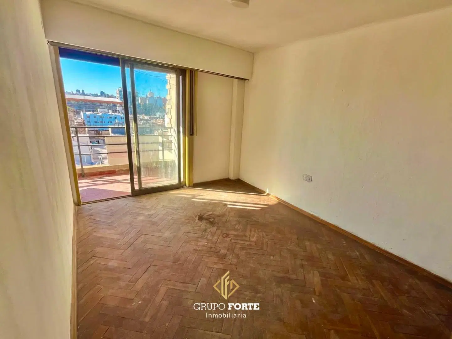 DEPARTAMENTO EN VENTA- ALBERDI 3