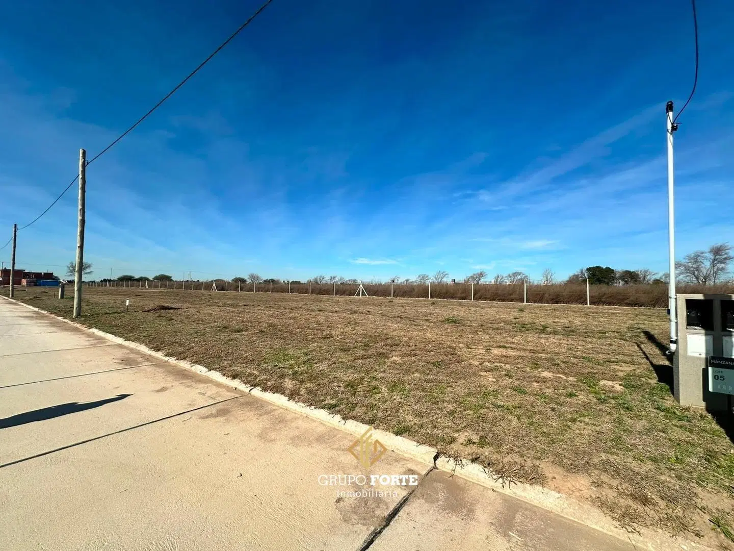 LOTE EN VENTA ABRAS DE MANANTIALES 8