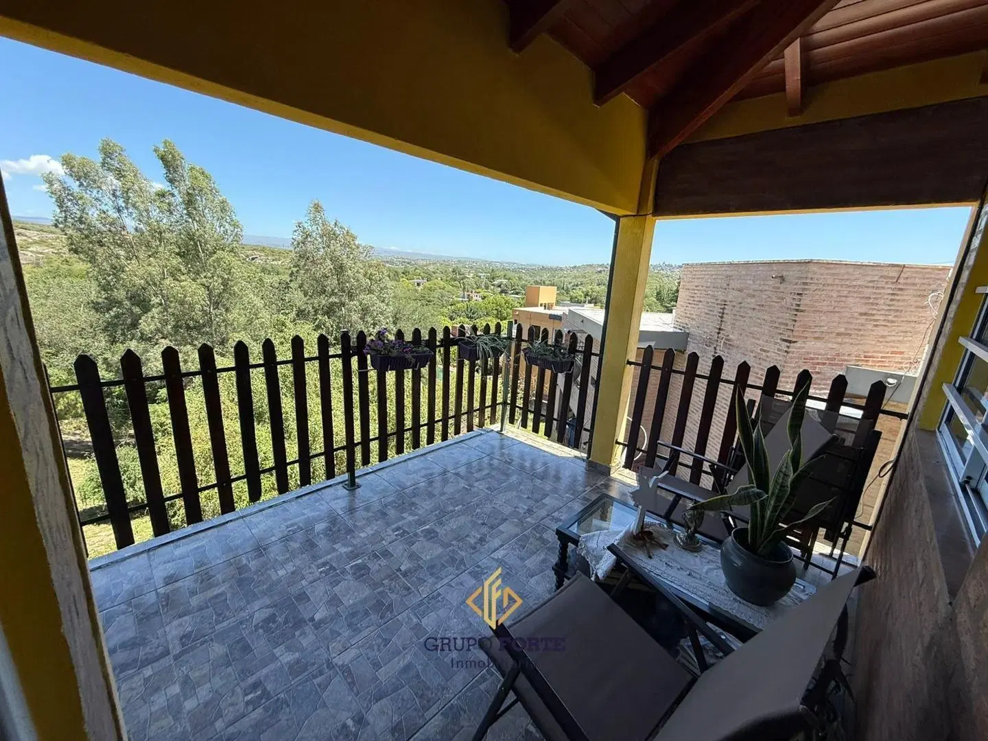 CASA EN VENTA CON DEPARTAMENTO EN BARRIO BECCIU, CARLOS PAZ 3