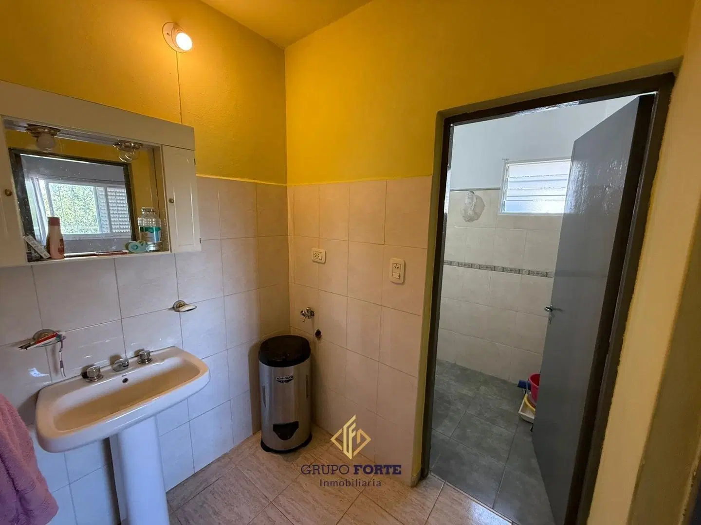 CASA EN VENTA CON DEPARTAMENTO EN BARRIO BECCIU, CARLOS PAZ 4