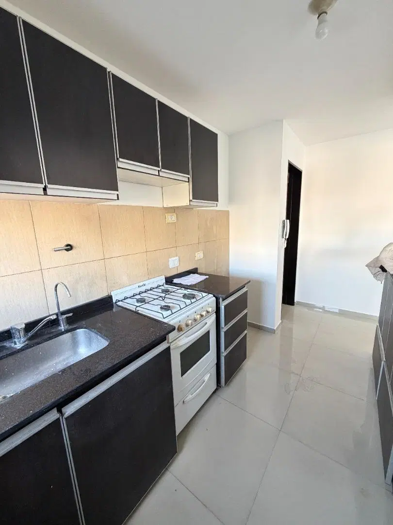 DEPARTAMENTO EN ALQUILER EN ALBERDI - CENTRO 8
