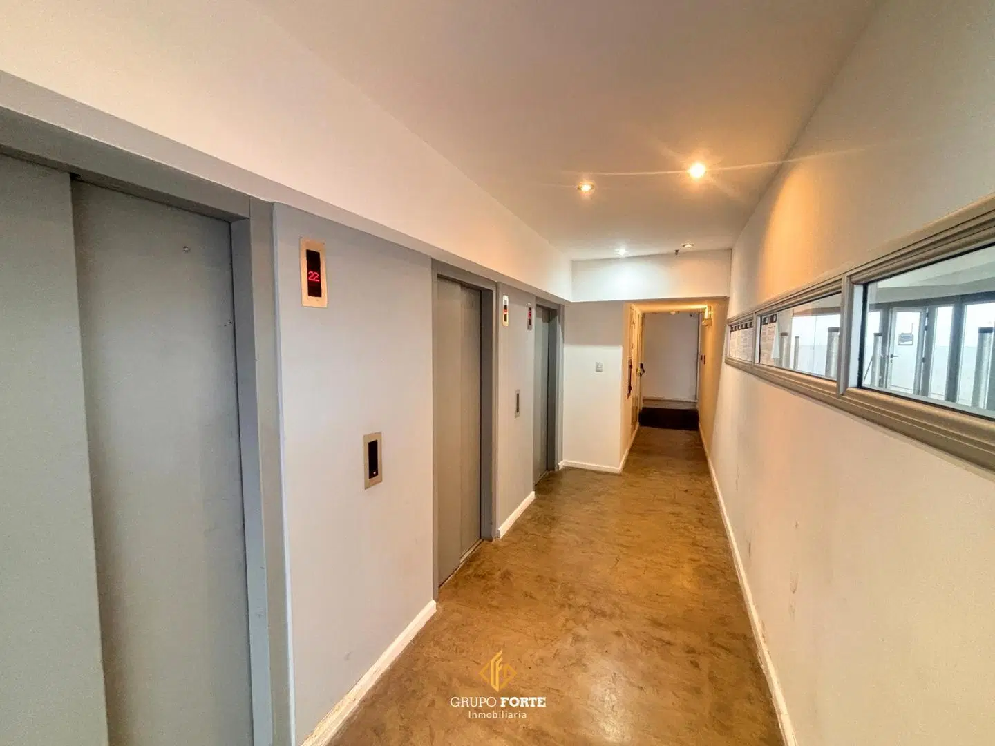 Departamento con cochera en venta en Guemes 5
