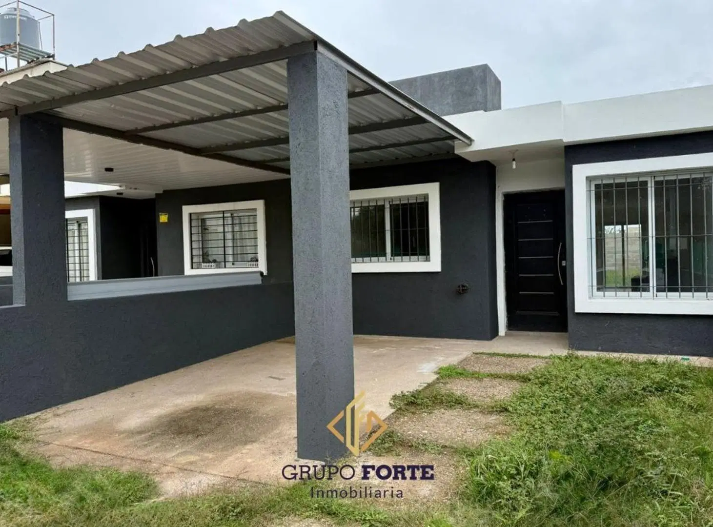 DUPLEX EN VENTA EN BARRIO NORTE 1, CON PATIO AMPLIO 3