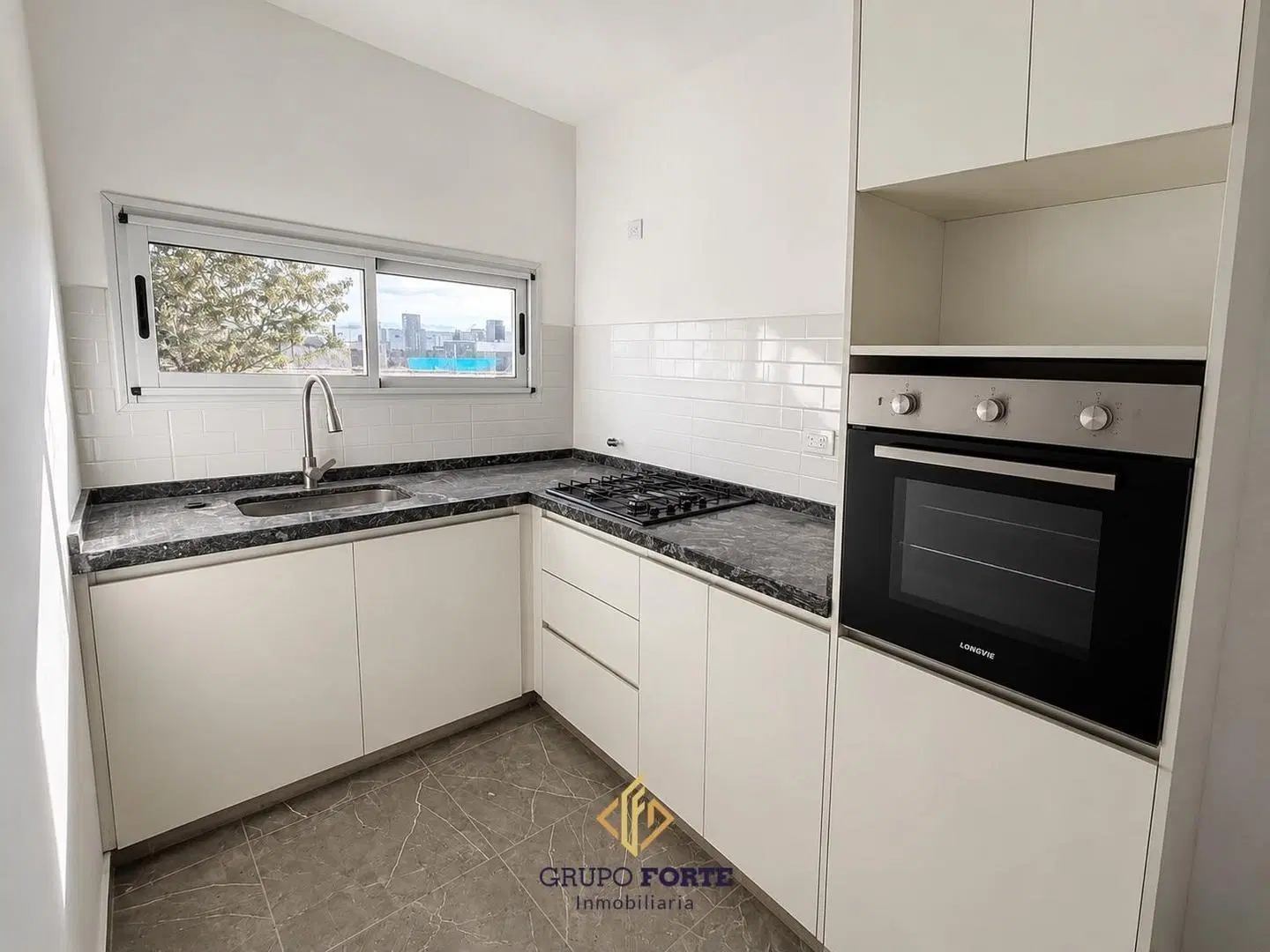 DUPLEX EN VENTA Y CON PILETA EN BARRIO NORTE 8
