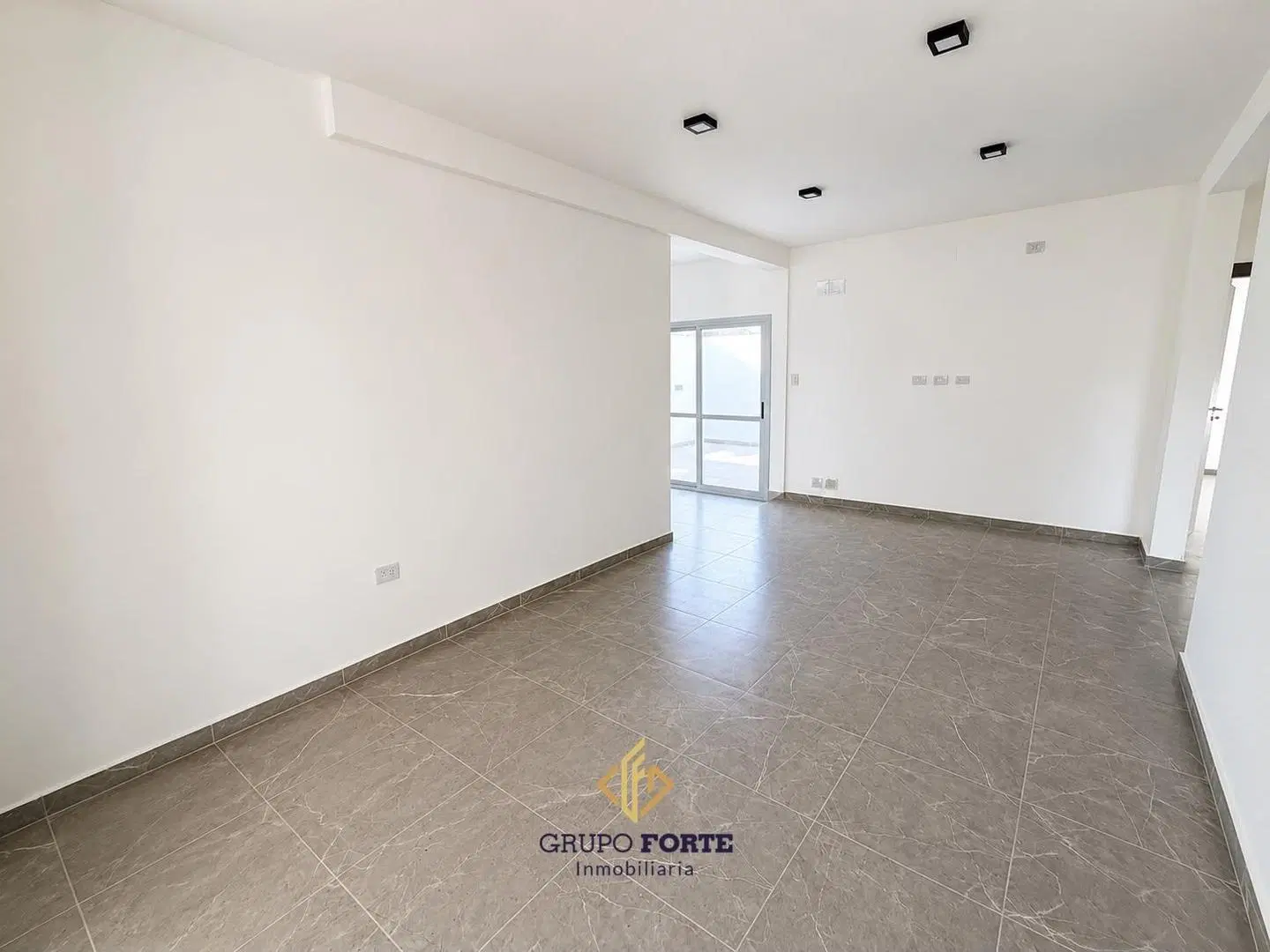 DUPLEX EN VENTA Y CON PILETA EN BARRIO NORTE 1