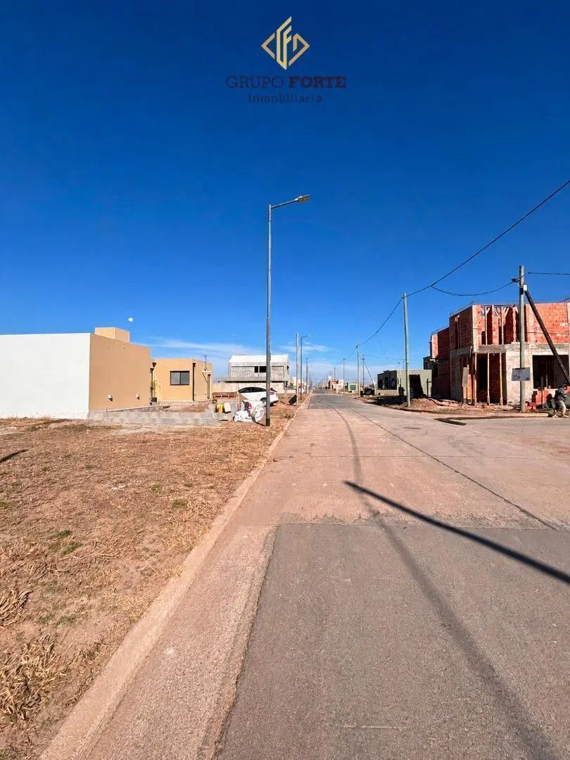 TERRENO EN VENTA PAMPAS DE MANANTIALES 2