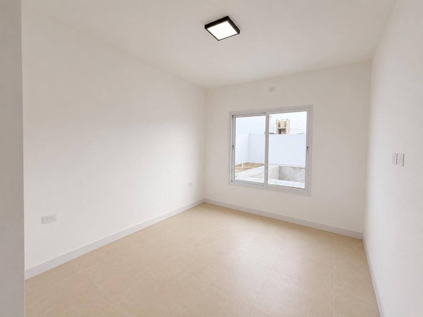 Foto de DUPLEX EN VENTA EN BARRIO NORTE 1, PATIO AMPLIO FINANCIADO, imagen 2