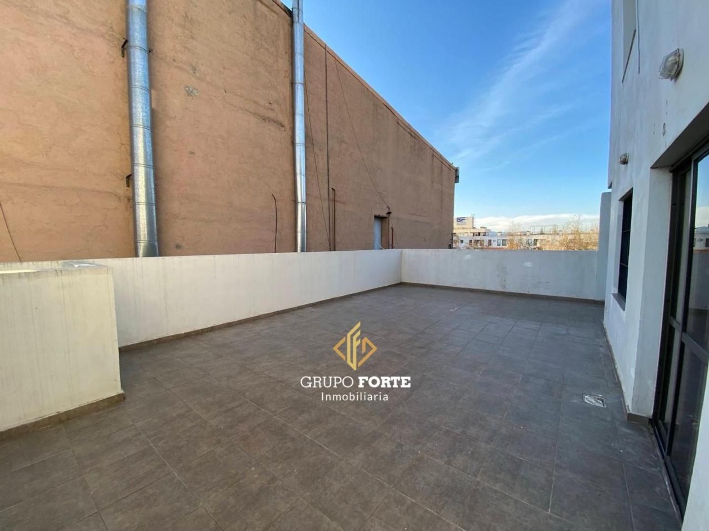 Foto de Departamento venta Villa Carlos Paz patio y pileta, imagen 4