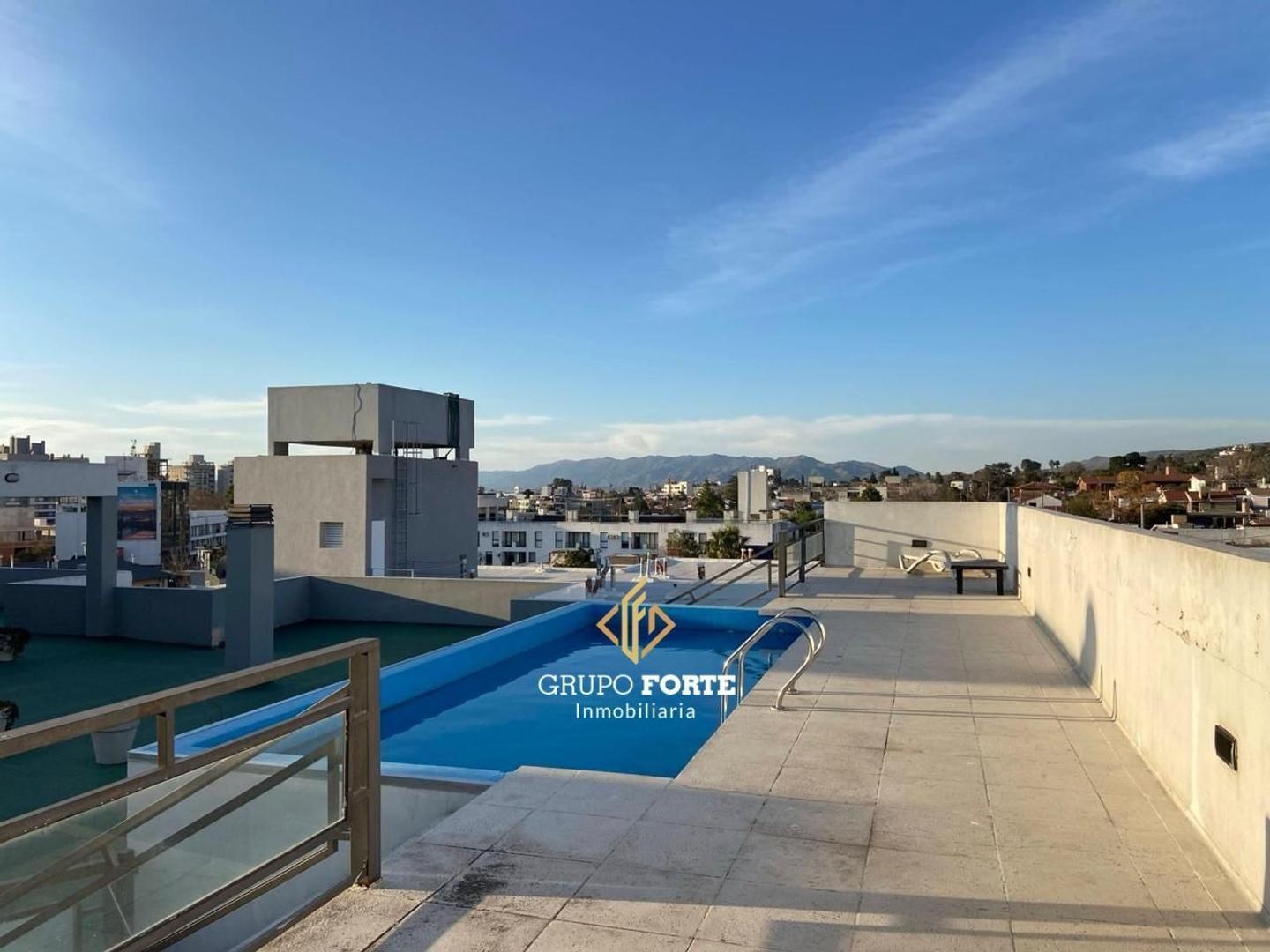 Foto de Departamento venta Villa Carlos Paz patio y pileta, imagen 2