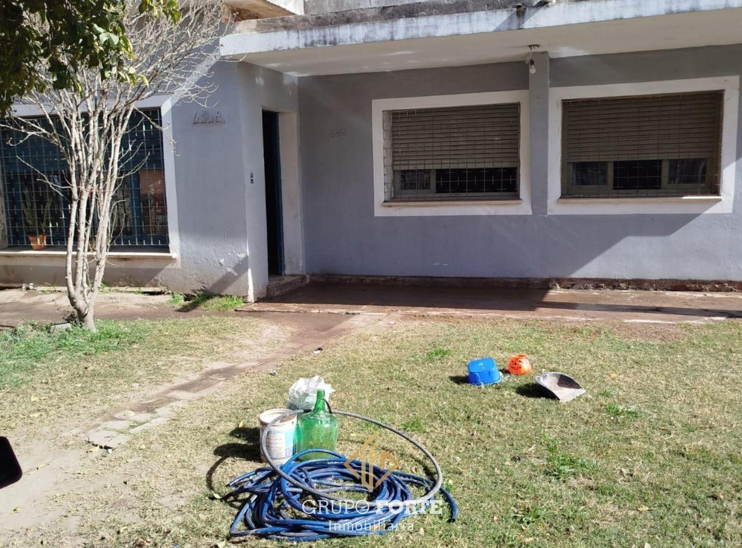 Foto de CASA DE 3 DORMITORIOS EN BARRIO COMERCIAL, imagen 2