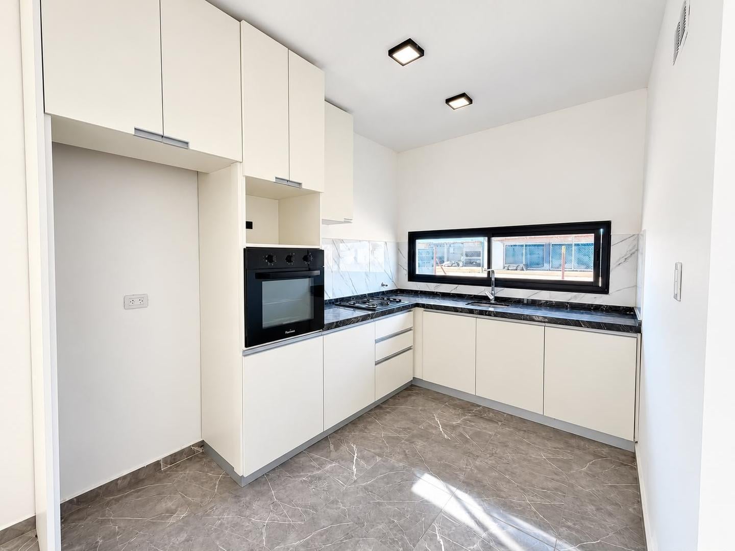 Foto de DUPLEX CON PILETA A ESTRENAR EN VENTA EN BARRIO NORTE 1, imagen 1