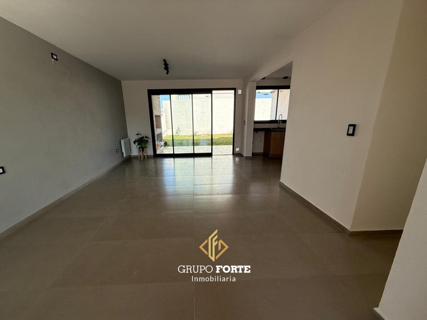 Foto de Casa en venta- DOCTA con escritura, imagen 2