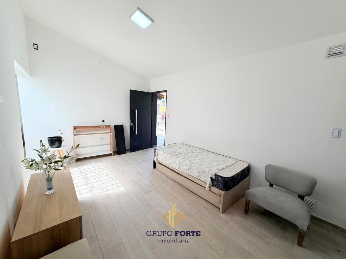 Foto de CASA PH REMODELADA EN VENTA CERCA DEL CENTRO DE CARLOS PAZ, imagen 4